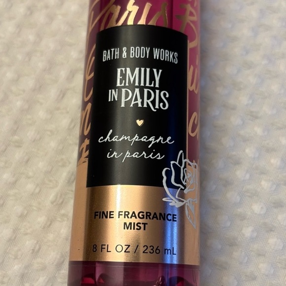 Bbw Fine Fragrance Mist EMILY IN PARIS Champagne in Paris NWT - Picture 1 of 4